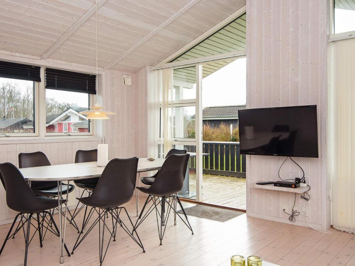 Three-Bedroom Holiday Home In Juelsminde 18 Sonderby  Exterior photo
